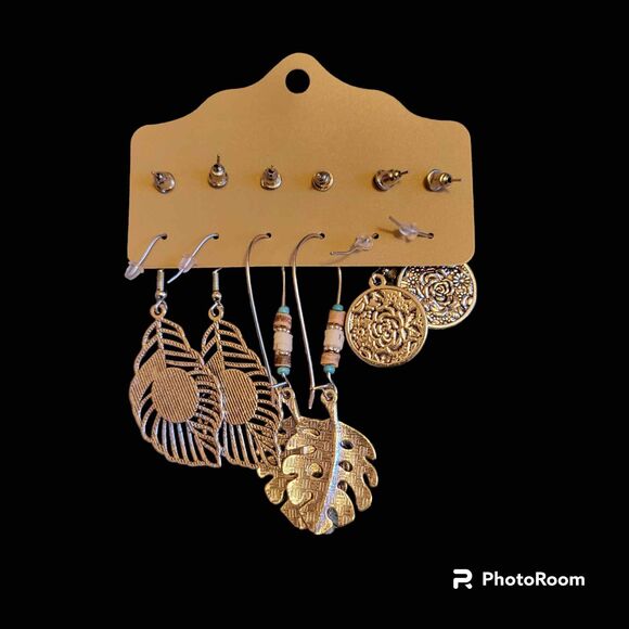 6 pairs of NEW earrings - Picture 2 of 4